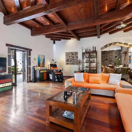 Casa de Férias Authentic Canarian Estate By Bayside Tías