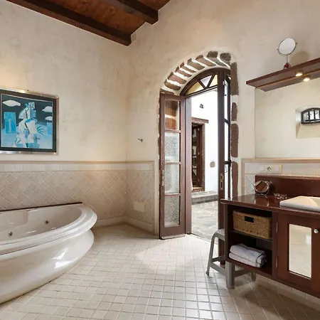 Authentic Canarian Estate By Bayside Casa de Férias *