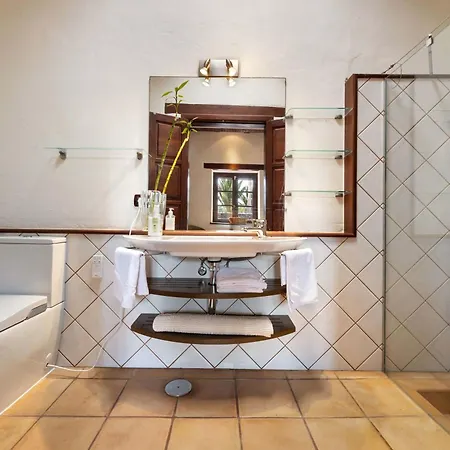 Authentic Canarian Estate By Bayside *